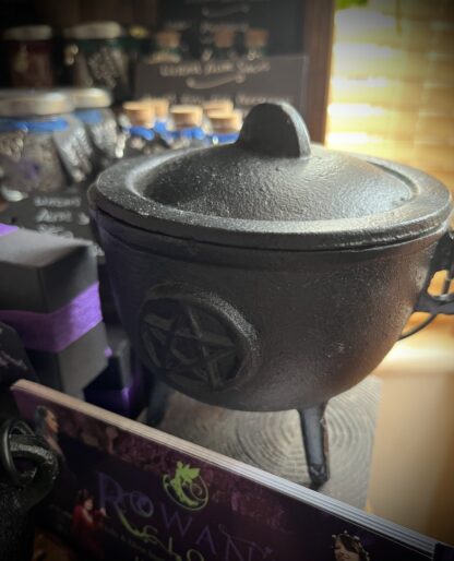 Medium Cauldron with Pentagram