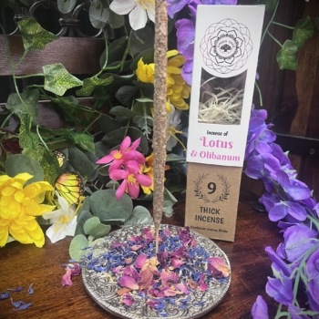 Lotus & Olibanum Natural Incense Sticks