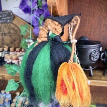 Hanging Witch Green and Black